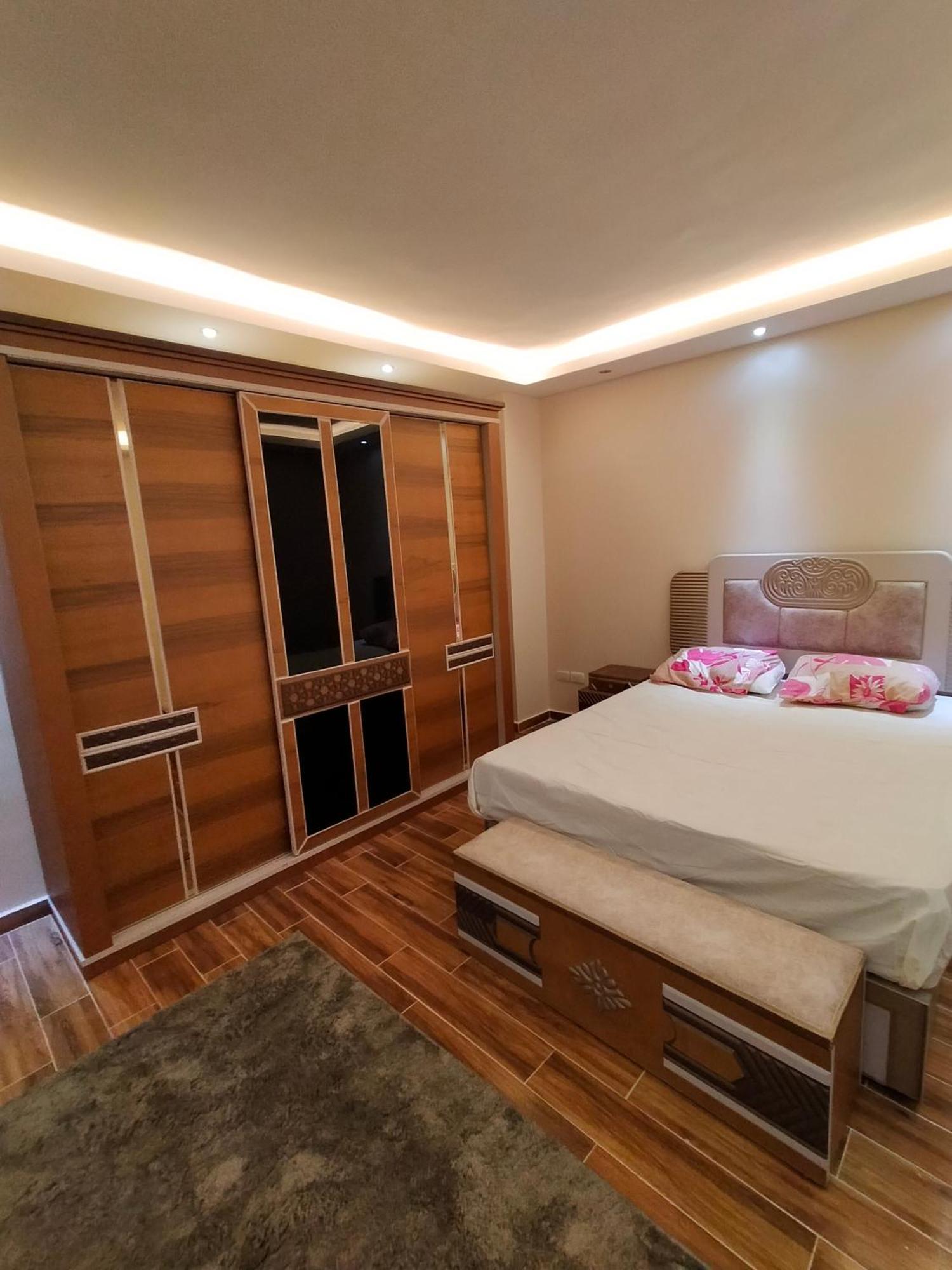 شقه مفروشه للإيجار Apartment *
